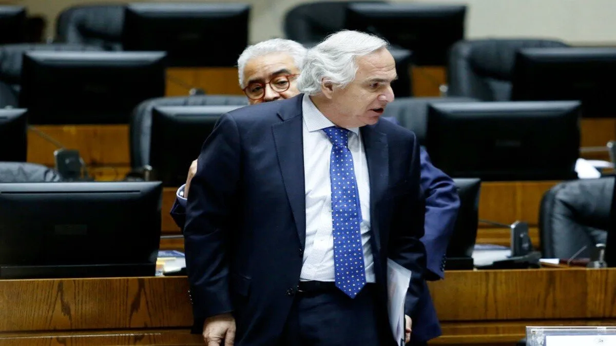 Chadwick responde a la CMF sobre su intervención en favor de la corredora de los Sauer. Chadwick responde a la CMF sobre su intervención en favor de la corredora de los Sauer.