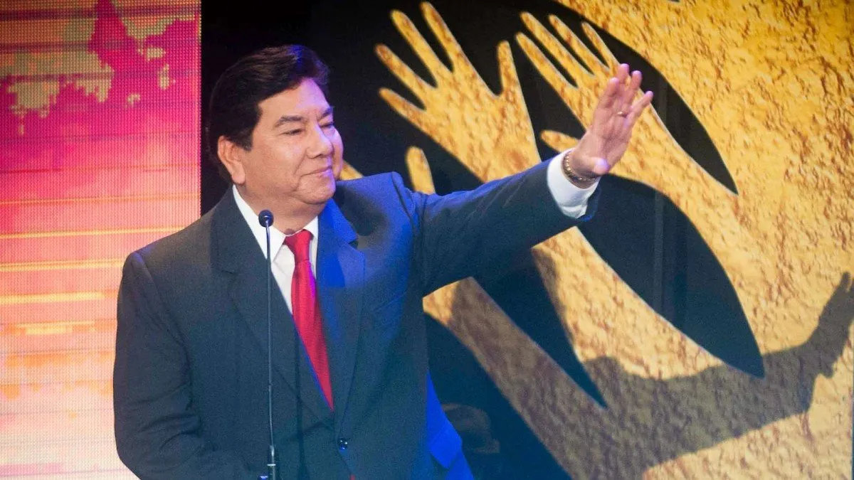 La Sonora de Tommy Rey informa que su vocalista está afónico y en tratamiento en casa. La Sonora de Tommy Rey informa que su vocalista está afónico y en tratamiento en casa.