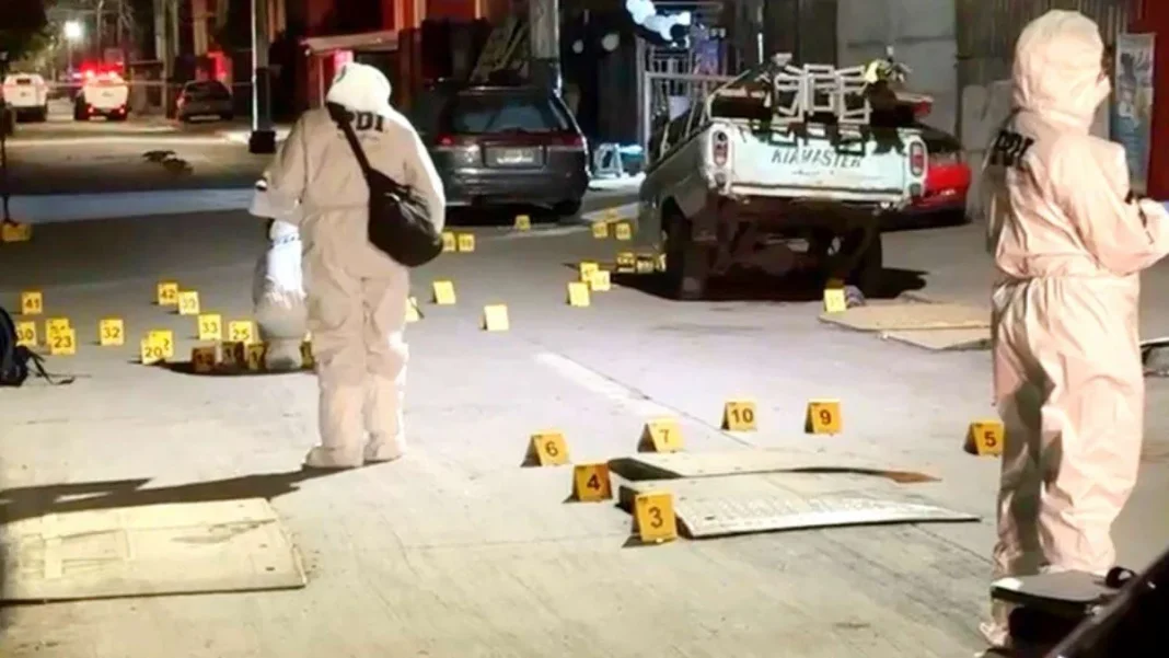 Balacera en Puente Alto: un muerto y tres heridos graves en plena vía pública.