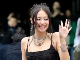 Jennie de Blackpink deslumbra con su impactante look rockero que arrasa en redes.