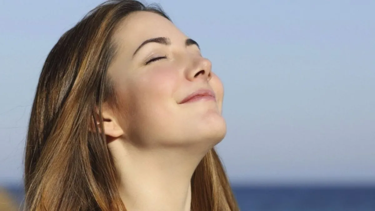 Transforma tu hogar con un aromatizante cítrico casero y fresco.