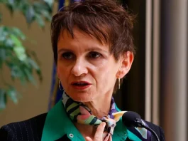 Ministra Tohá presenta medidas en Senapred tras arresto de funcionario por incendio en Valparaíso.