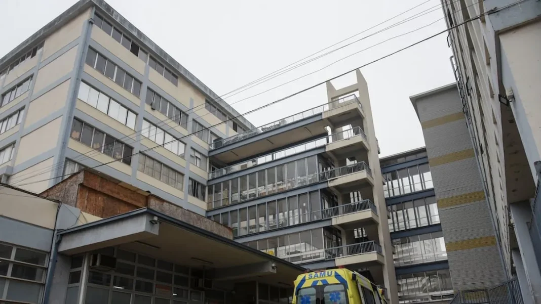 Hospital Van Buren cierra nueve pabellones por falta de recursos: requiere $150M diarios.