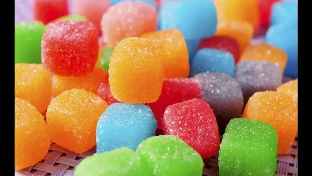 Personal del centro de detención halla gomitas con 'droga del miedo' en baño de visitas.