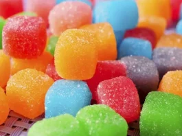 Personal del centro de detención halla gomitas con 'droga del miedo' en baño de visitas.