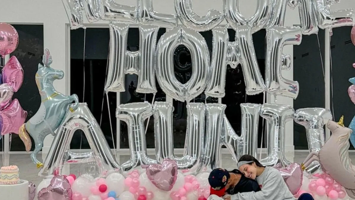 Jay Wheeler y Zhamira Zambrano celebran la llegada de su bebé a casa con alegría.
