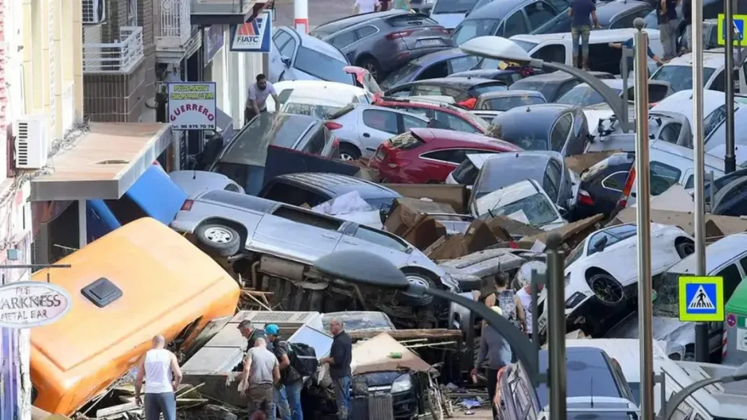 El Gobierno intensifica rescates tras el temporal que dejó muchas personas desaparecidas.