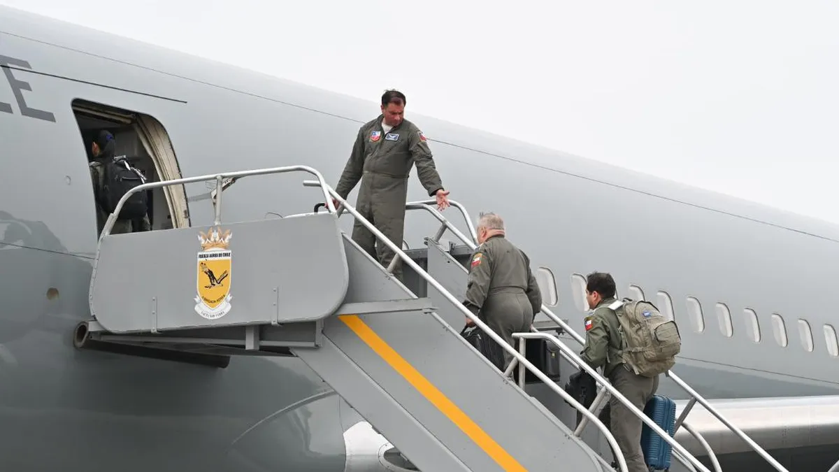 Avión de la FACh parte a Líbano para repatriar chilenos afectados por conflicto. Avión de la FACh parte a Líbano para repatriar chilenos afectados por conflicto.