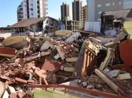 Derrumbe de edificio en Argentina deja un muerto y varios heridos.