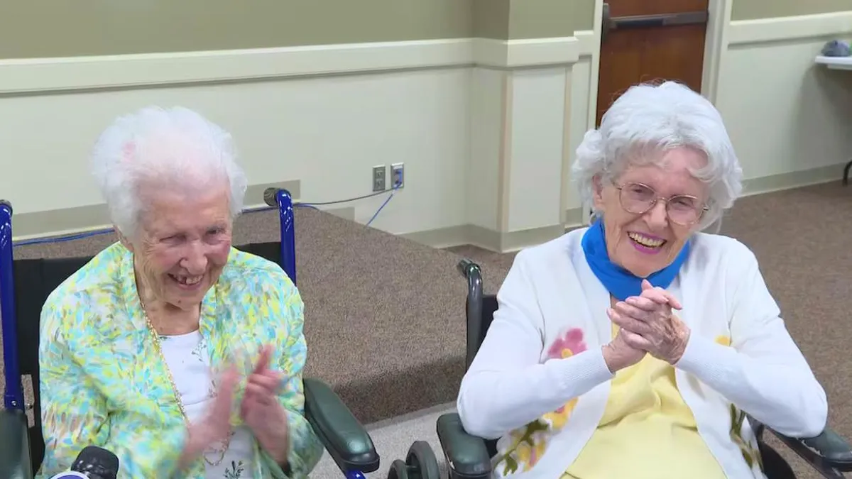 Gemelas estadounidenses cumplen 102 años y comparten su secreto de longevidad.