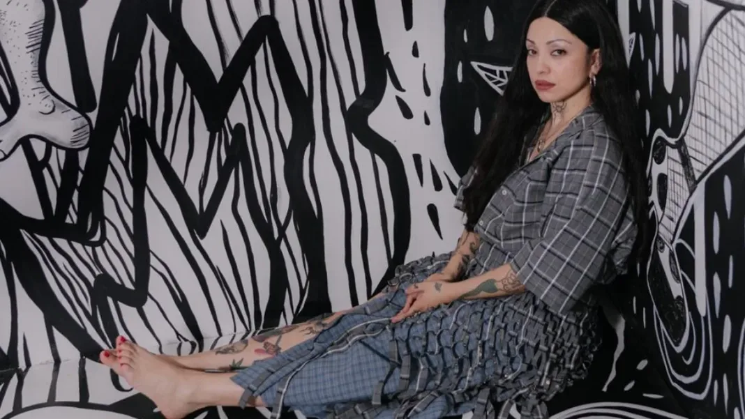 Mon Laferte en su exposición Mon Laferte en su exposición