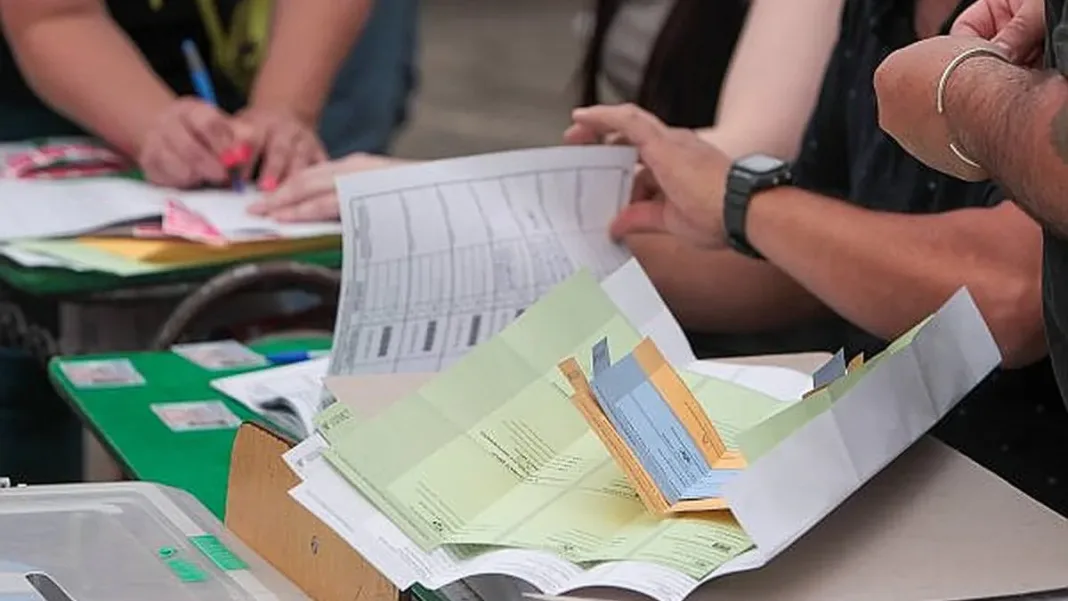 La oposición se impone en concejales