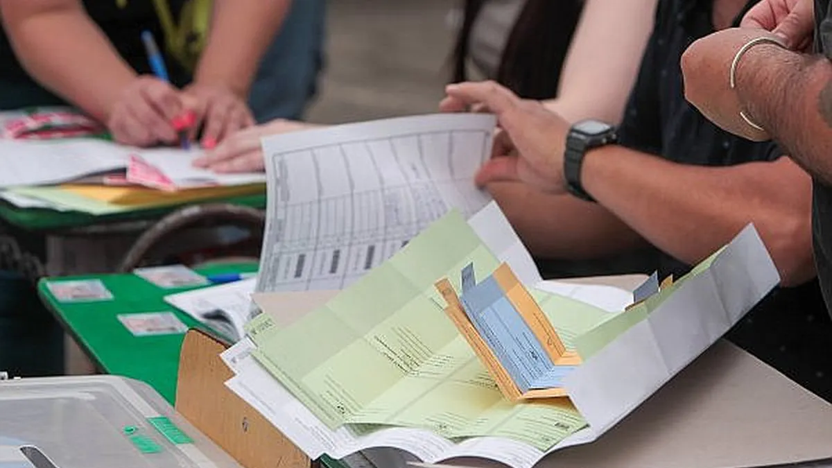 La oposición se impone en concejales