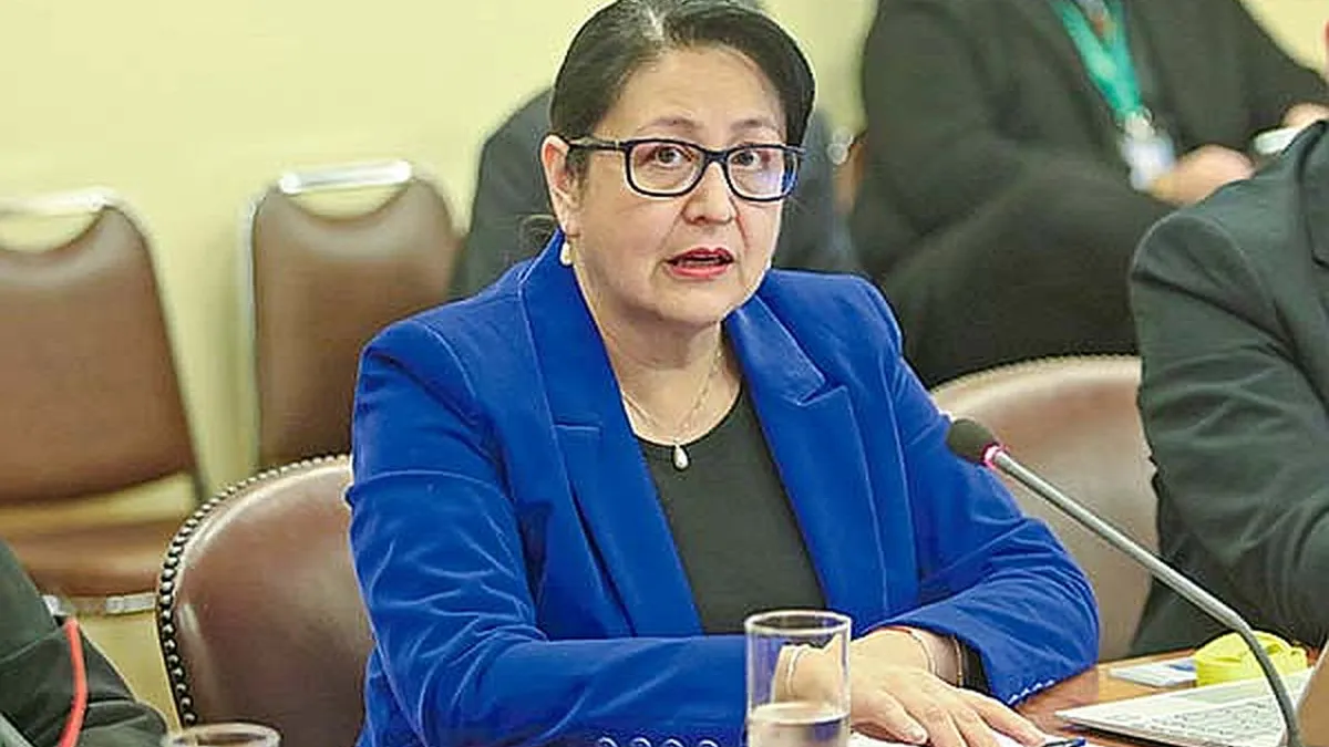 Candidata a liderar la Contraloría presenta su propuesta en el Senado.