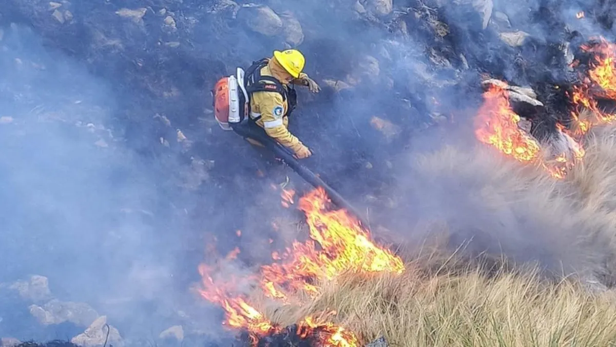 Nuevo incendio en Córdoba: dos focos activos y lluvias a la vista.