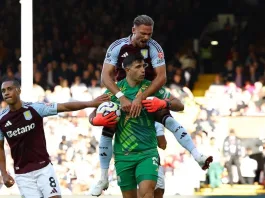 El Aston Villa desafía a su plantel a describir a Emi Martínez en una sola palabra.