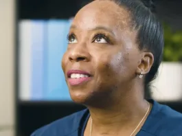 Una placenta transforma la vida de un hombre tras una devastadora explosión.