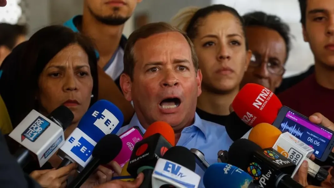 Ex gobernador denuncia a empresarios por normalizar el fraude electoral en Venezuela.