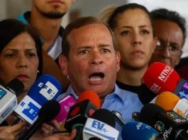 Ex gobernador denuncia a empresarios por normalizar el fraude electoral en Venezuela.