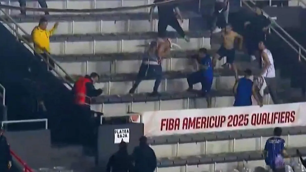 Violencia en Mar del Plata: hinchas de Quilmes y Peñarol se enfrentan en la tribuna.