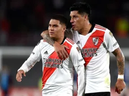 Juanfer Quintero apoya a un hincha de River Plate con su cirugía. Un gesto conmovedor.