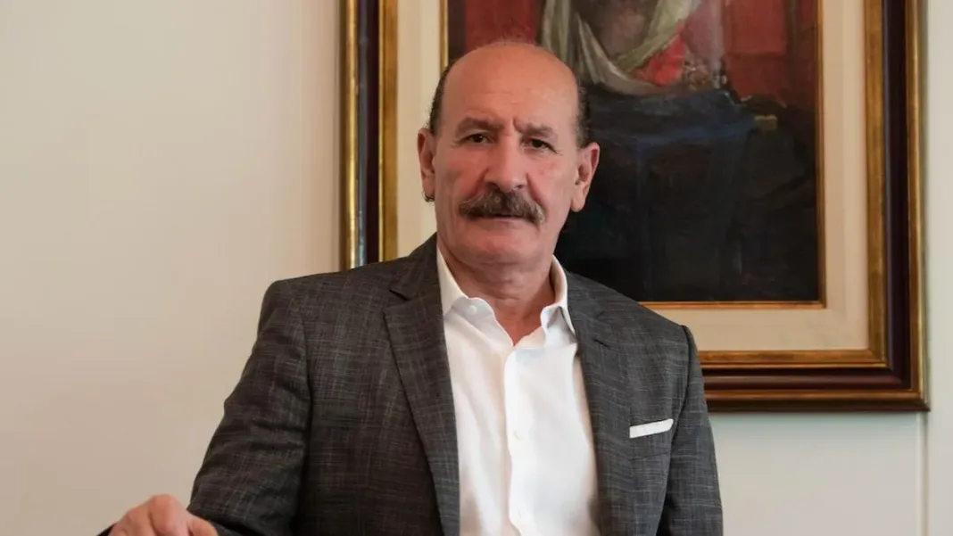 Jorge Yoma critica el intento de imponer a Cristina como líder del PJ.