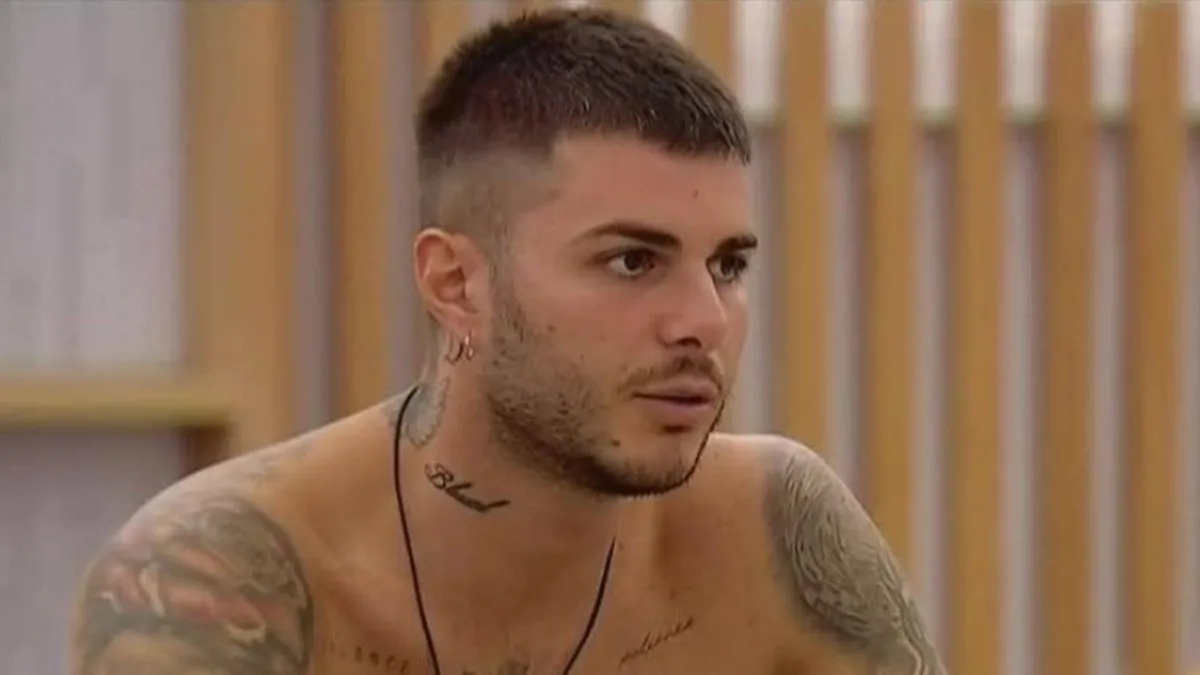 Participantes de Gran Hermano denuncian favoritismo hacia Manuel Napoli. Participantes de Gran Hermano denuncian favoritismo hacia Manuel Napoli.