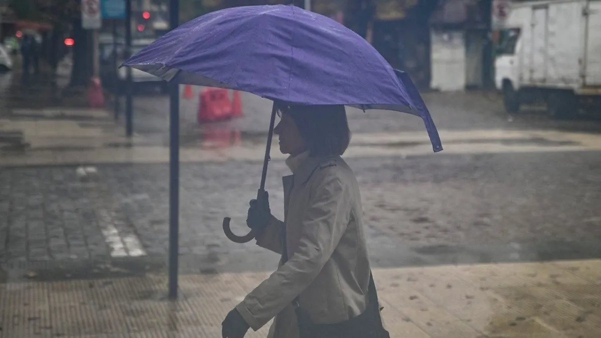 Precipitaciones marcan el inicio de noviembre: descubre dónde lloverá este viernes.