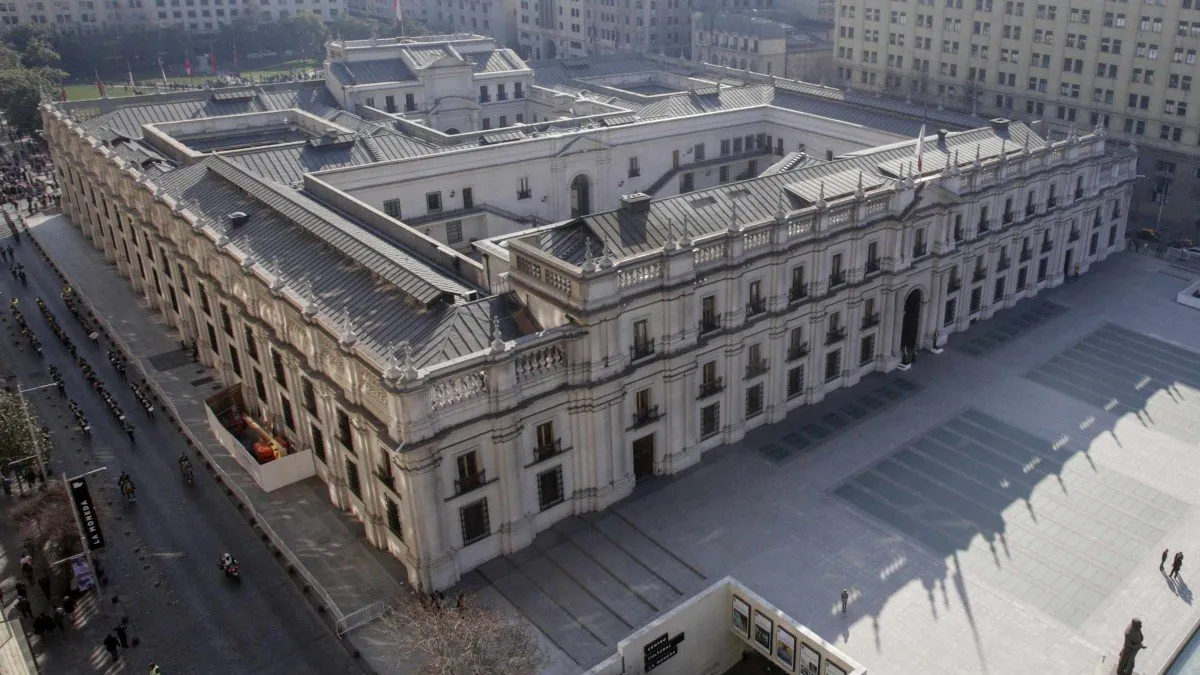 Tragedia en La Moneda: Presidencia se pronuncia tras la muerte del gásfiter.