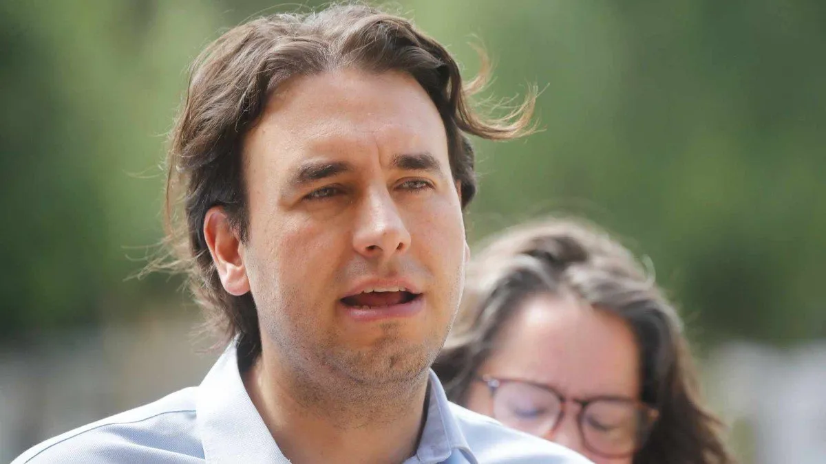 Vlado Mirosevic lanza su candidatura presidencial este sábado hacia La Moneda. Vlado Mirosevic lanza su candidatura presidencial este sábado hacia La Moneda.