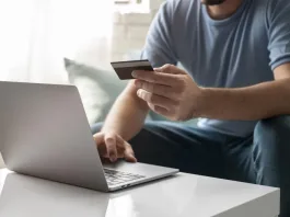 Sernac investiga a tiendas por cobrar tarifa de 'retiro en tienda' en compras.