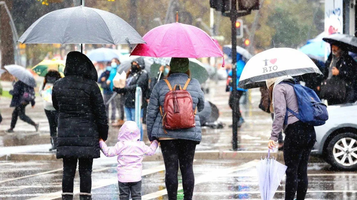 Lluvias y vientos en la zona centro: pronóstico para Santiago este miércoles. Lluvias y vientos en la zona centro: pronóstico para Santiago este miércoles.
