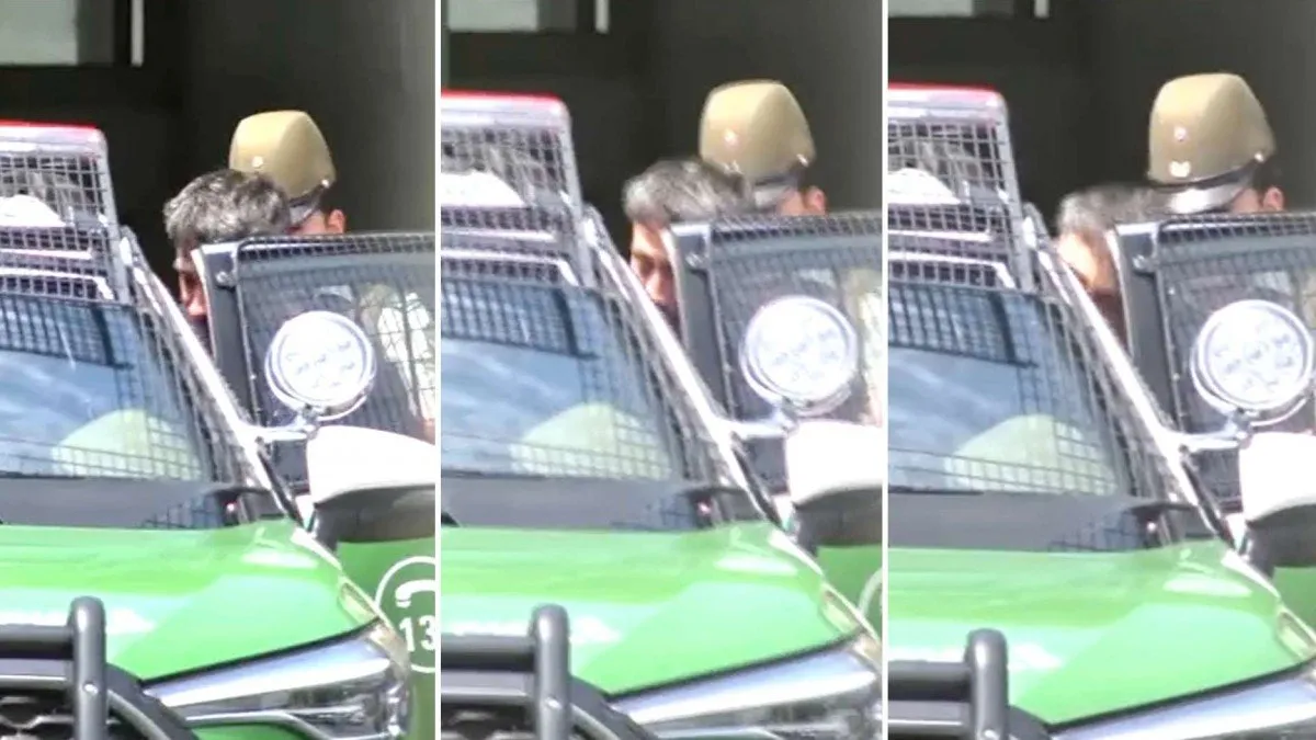 Jorge Valdivia es trasladado al Centro de Justicia tras su salida de la comisaría.