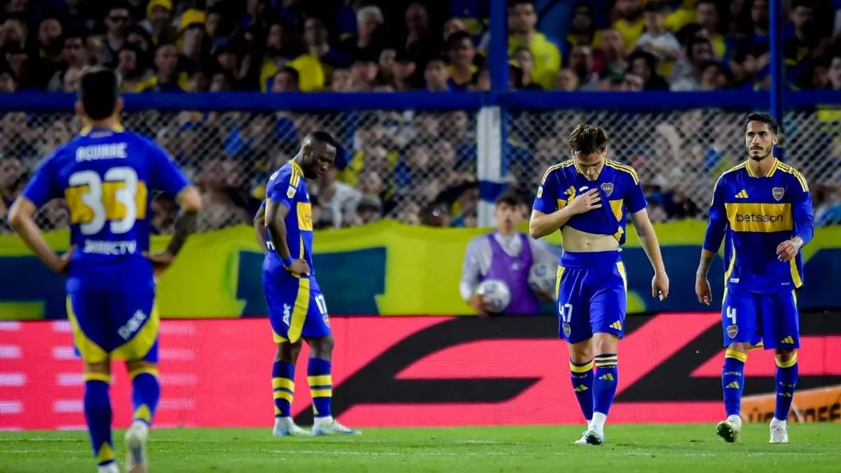 Boca Juniors lucha por el empate ante un sólido Riestra en un intenso partido.