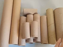 Transforma tubos de cartón y palitos en una hermosa pantalla para tu lámpara. ¡Fácil y rápido!