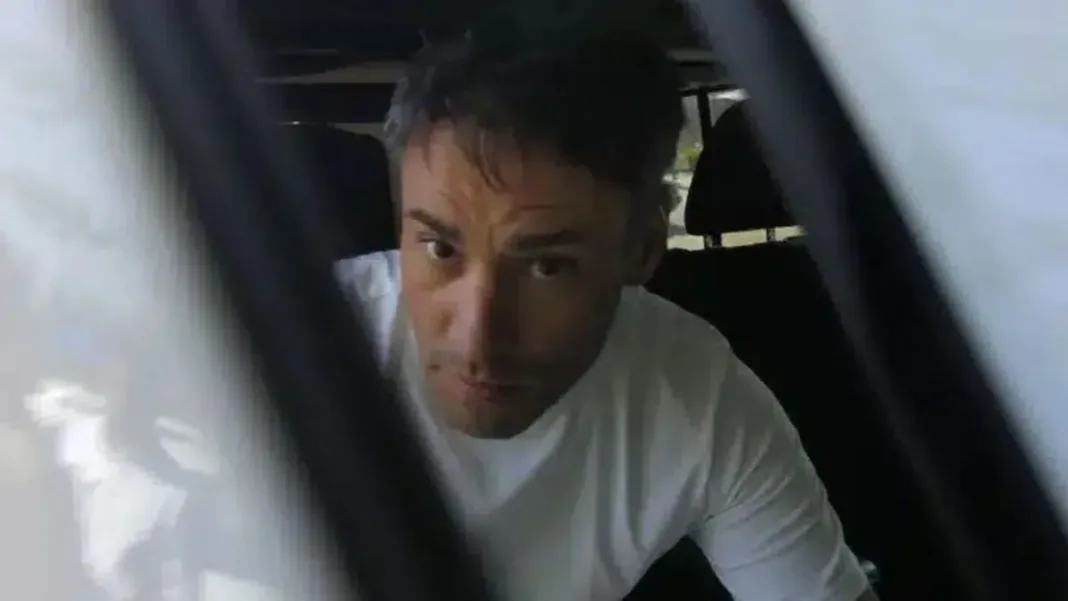 Claudio Valdivia enfrenta dificultades tras ignorar las reglas carcelarias.