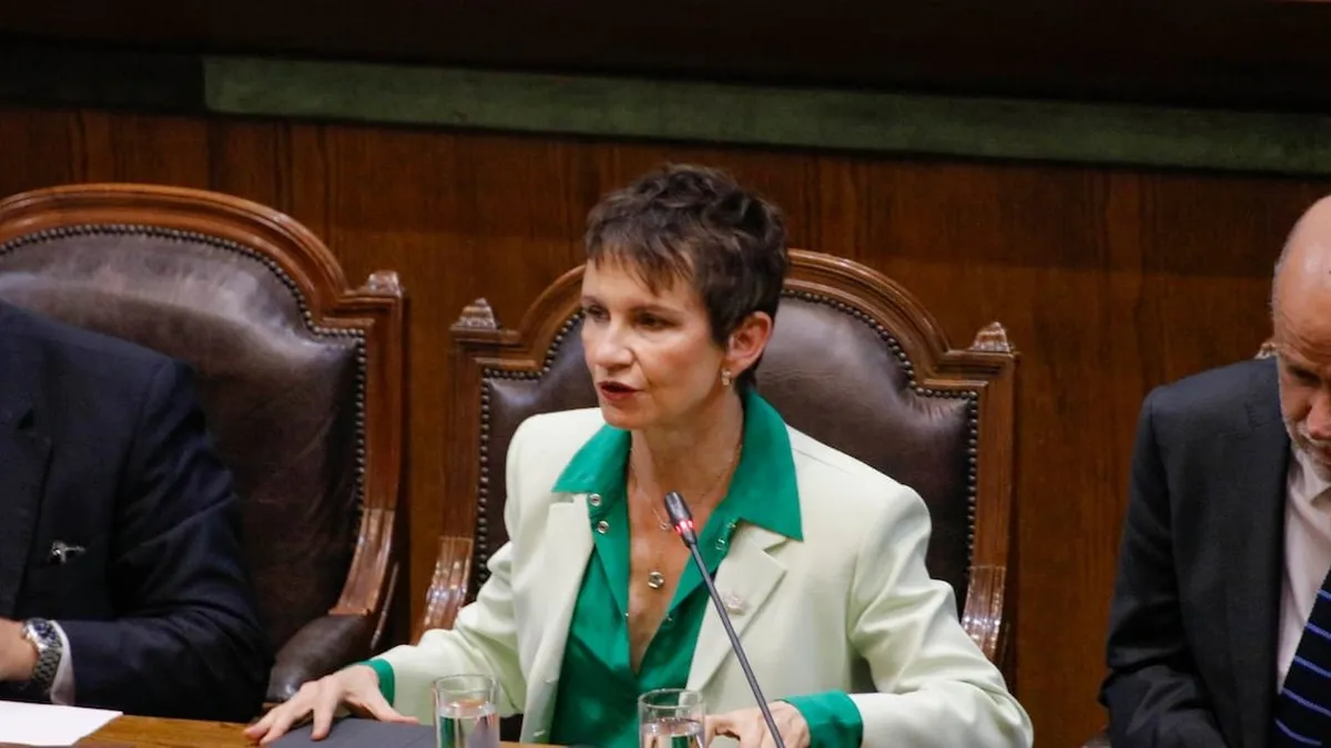 Cámara de Diputados declara inadmisible acusación contra Carolina Tohá.