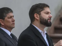 Presidente Boric declara como testigo en el caso Monsalve; PDI activa alerta fronteriza.