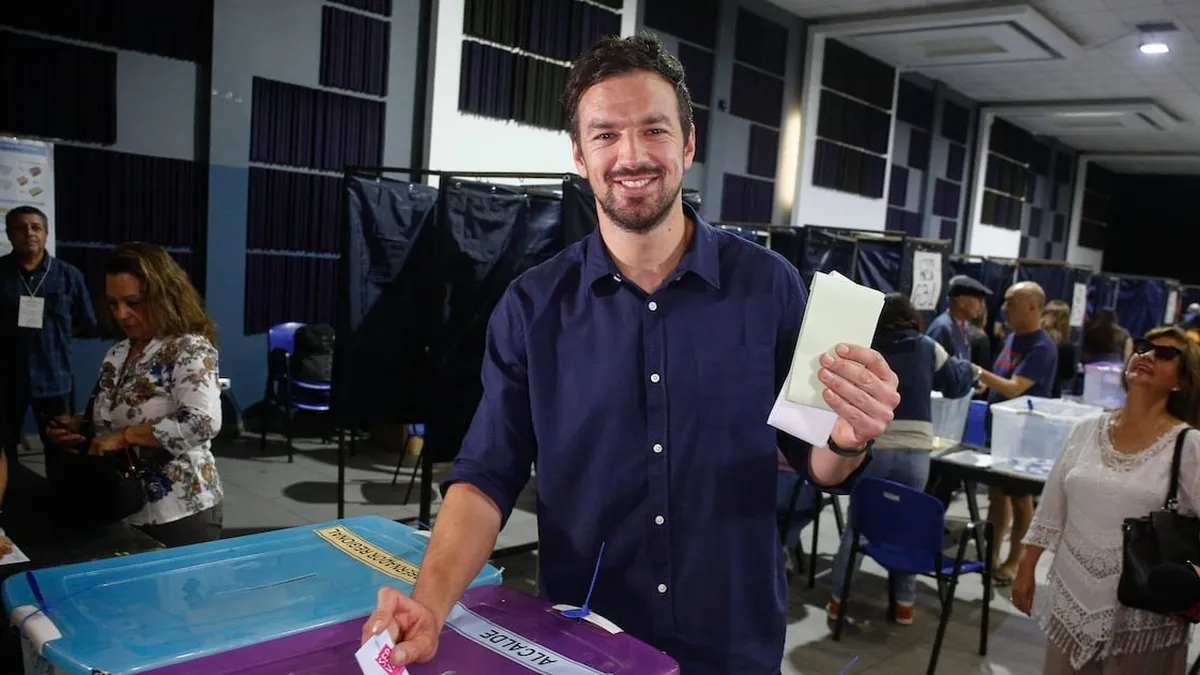 Tomás Vodanovic arrasa en Maipú