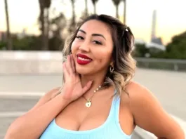 Naya Fácil revela que varios políticos han intentado cortejarla.