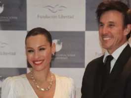 Pampita defiende la verdad tras la filtración de chats con su exmarido.