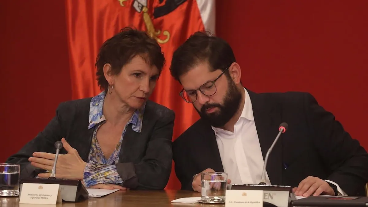 Boric apoya a Tohá y pide detener la lógica destructiva en la política.