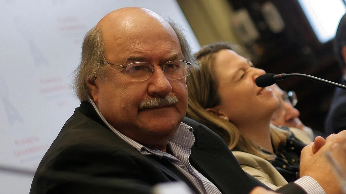 Antonio Skármeta: escritor y cineasta que promovió la literatura chilena y la lectura. Antonio Skármeta: escritor y cineasta que promovió la literatura chilena y la lectura.