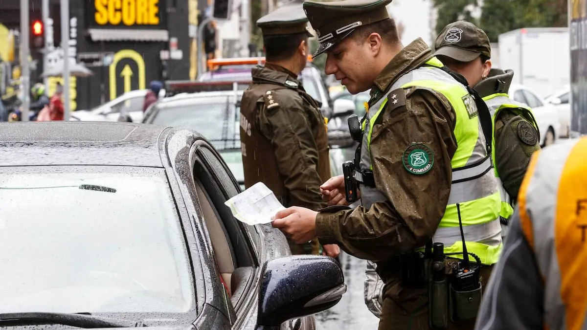 Conoce las multas por infracciones graves al conducir en Chile y evita sanciones. Conoce las multas por infracciones graves al conducir en Chile y evita sanciones.