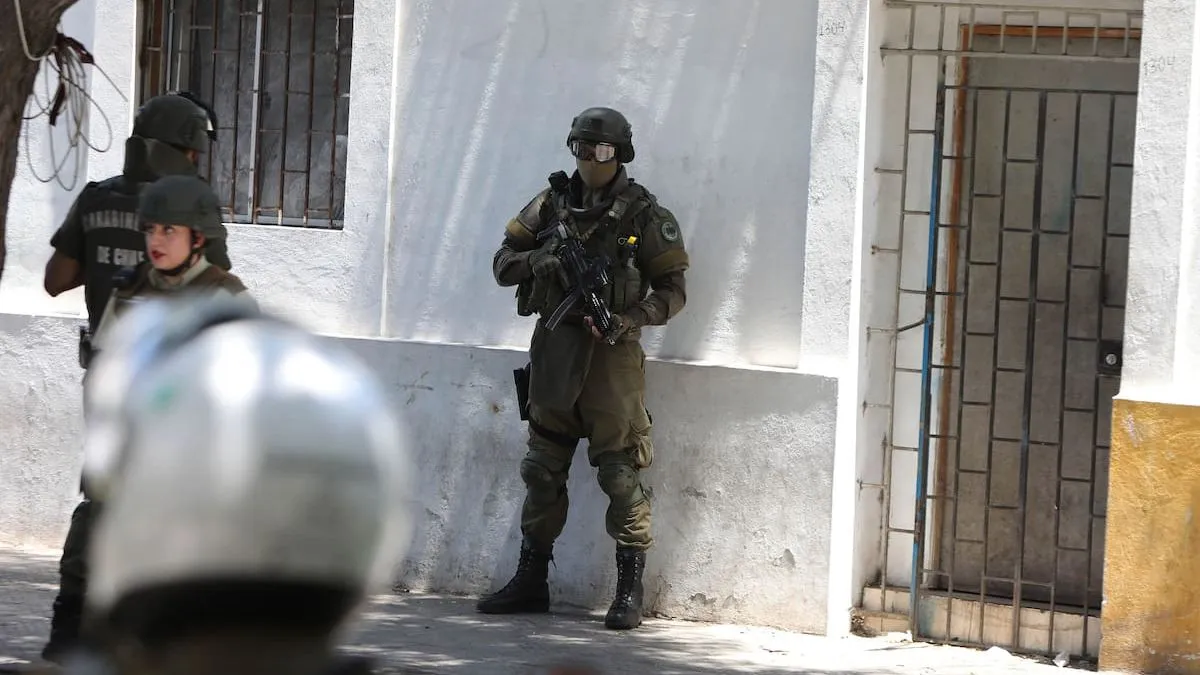 Allanamientos en Pedro Aguirre Cerda tras balacera que hirió a un carabinero.