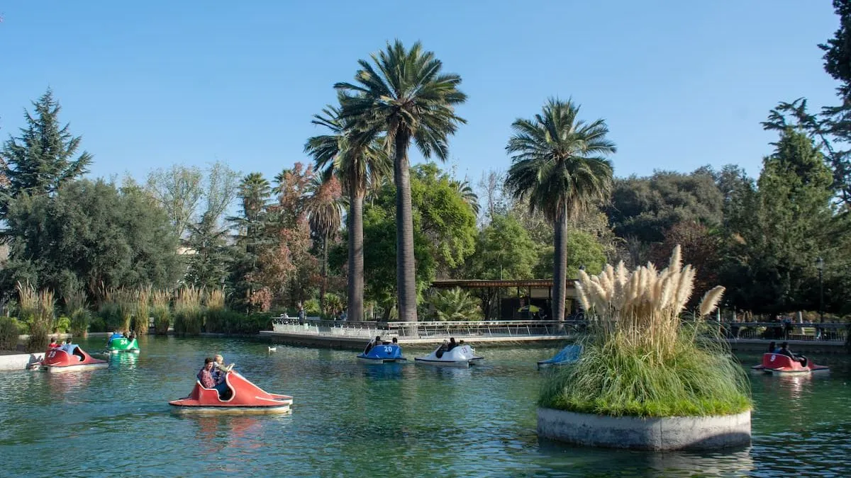 Descubre el origen del nombre de Quinta Normal en esta fascinante historia.