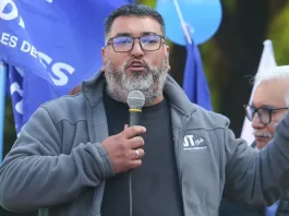 Funcionarios públicos inician negociaciones por aumento salarial con el Gobierno.