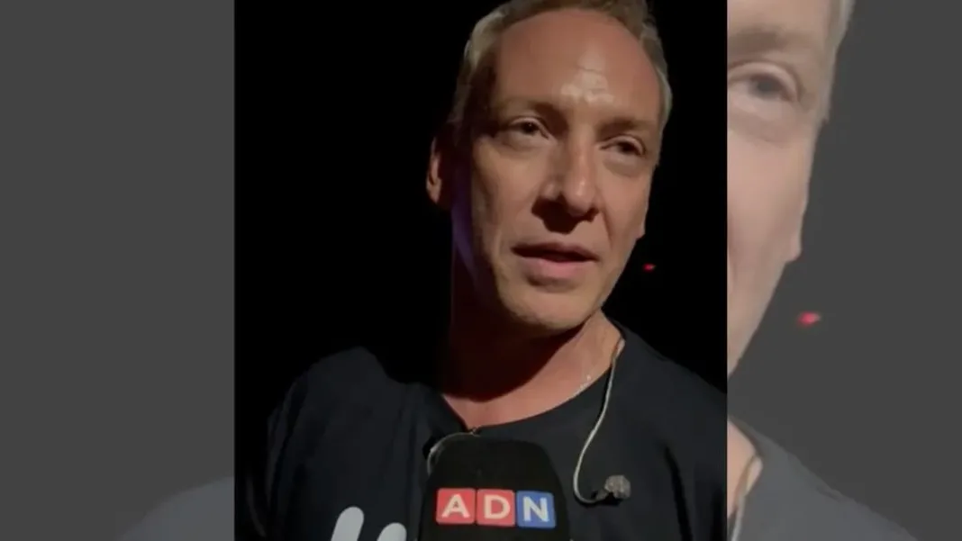 Martín Cárcamo celebra la confirmación de Karen y Rafa para Viña 2025.