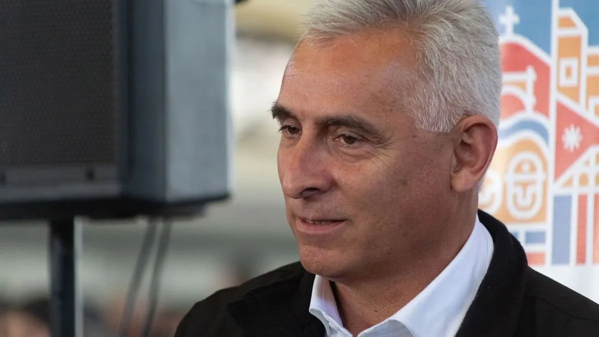 Denuncian al gobernador de O'Higgins por presunto mal uso de recursos públicos.