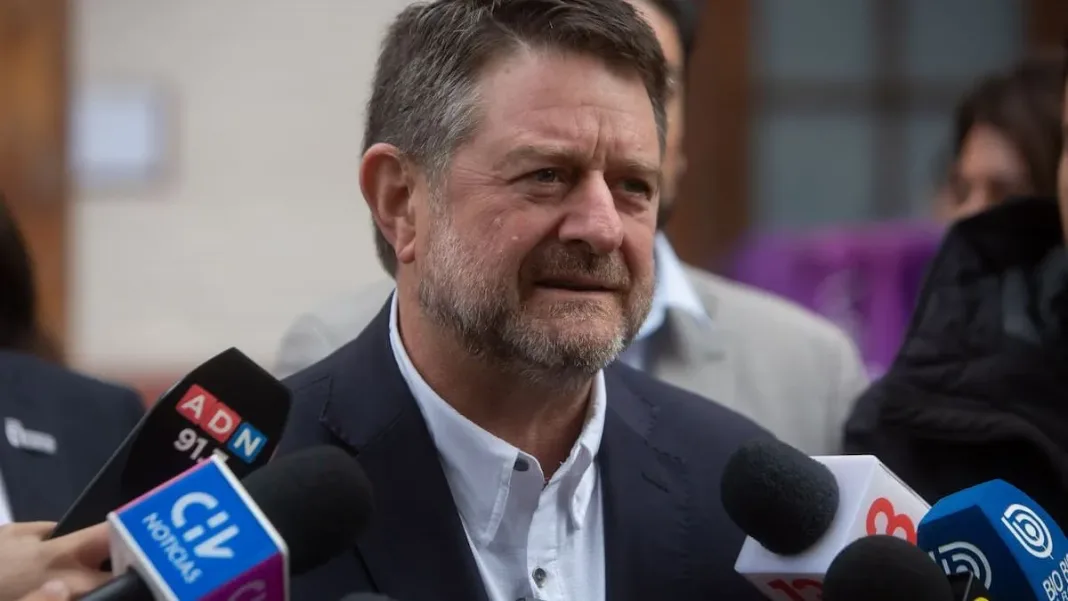 Claudio Orrego reafirma su enfoque inclusivo ante comentarios de Matthei.